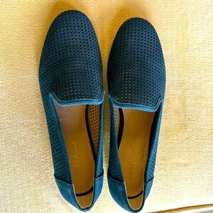 Navy blue flats